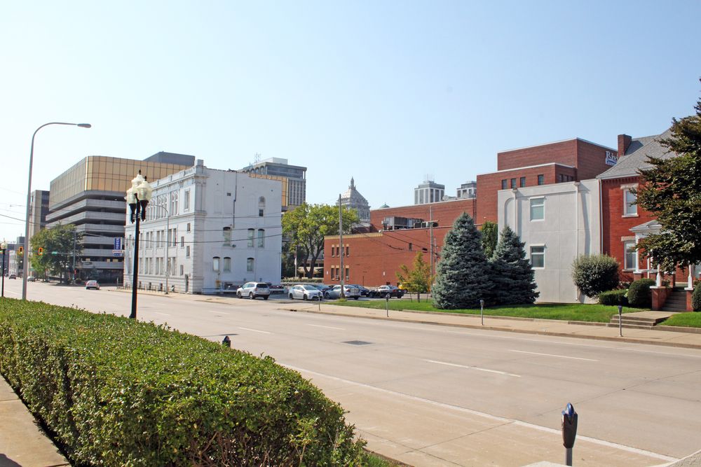 300 NE Perry Ave, Peoria, IL 61603